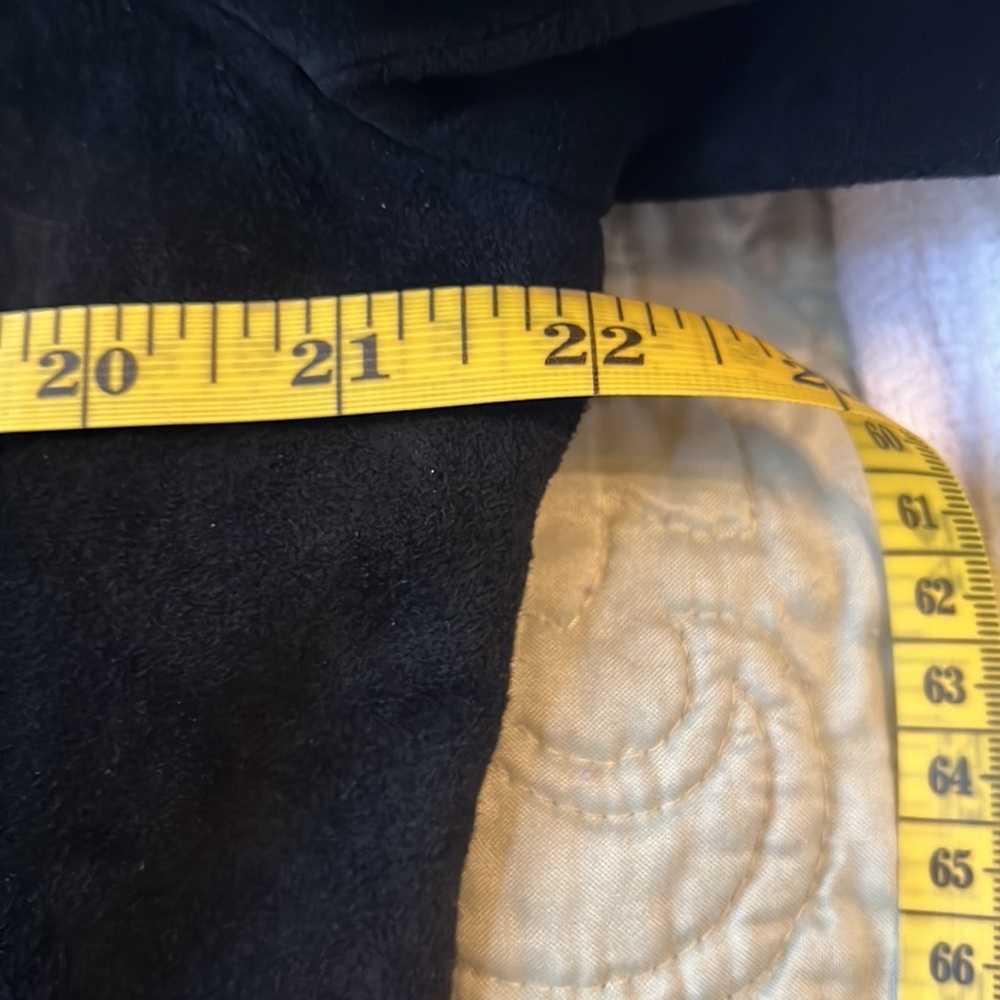 Cropped Leather Jacket - Picture 6 of 7